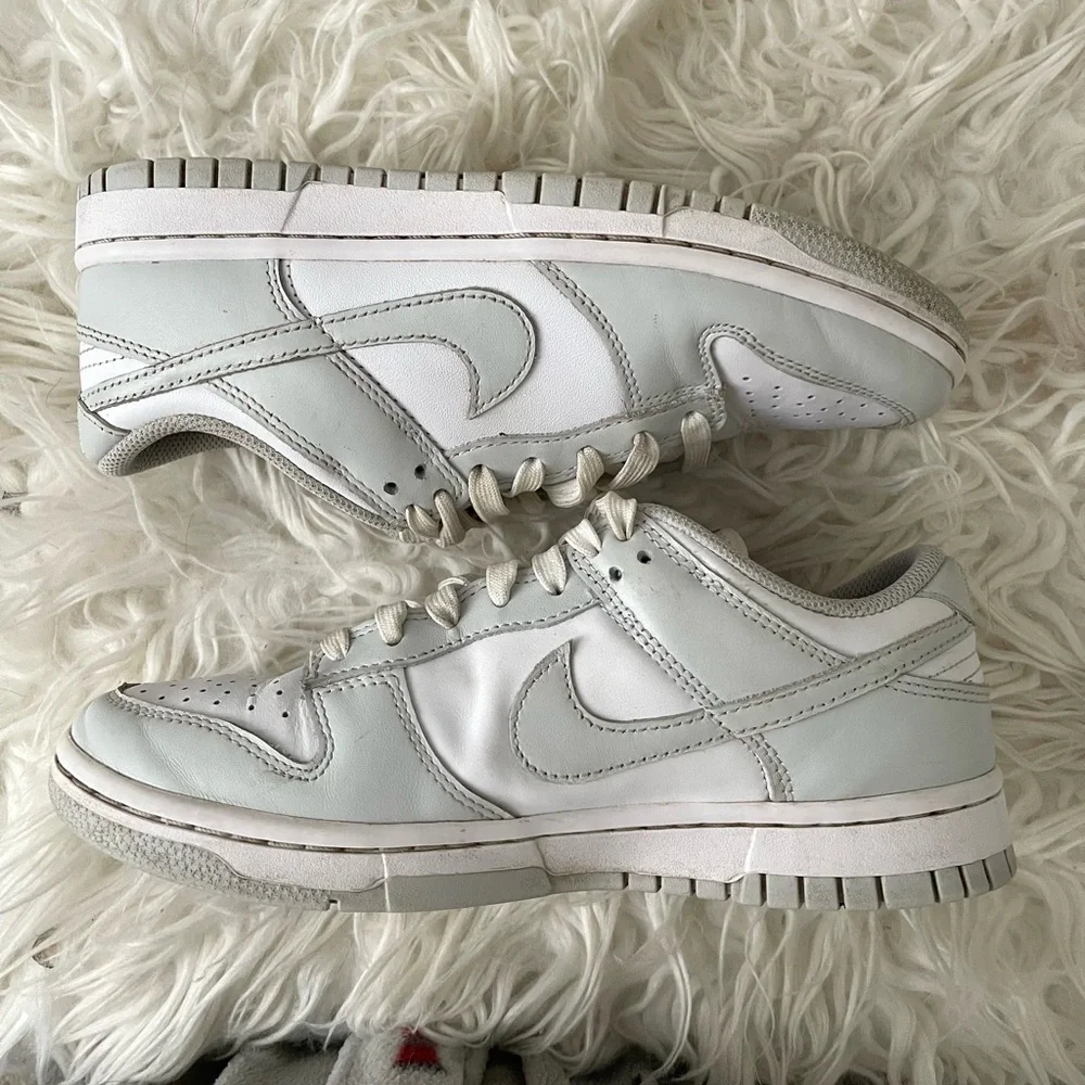 Women’s Nike Dunks - Picture 5 of 9